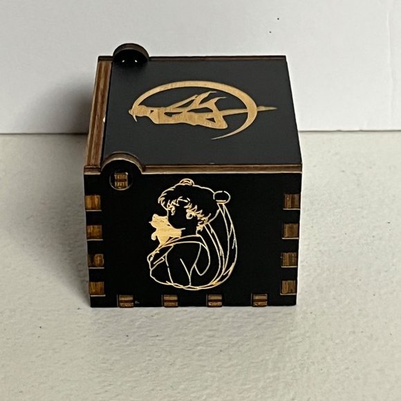 Sailor Moon Hand Crank Wooden Music Box Black Anime Musical - Picture 9 of 11